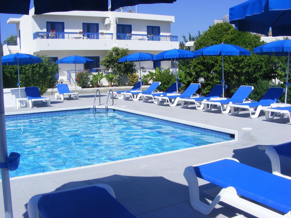 Flokkas Hotel Apartments Протарас Екстериор снимка