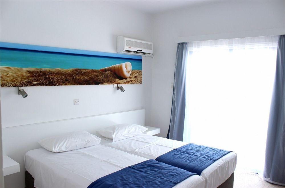 Flokkas Hotel Apartments Протарас Екстериор снимка