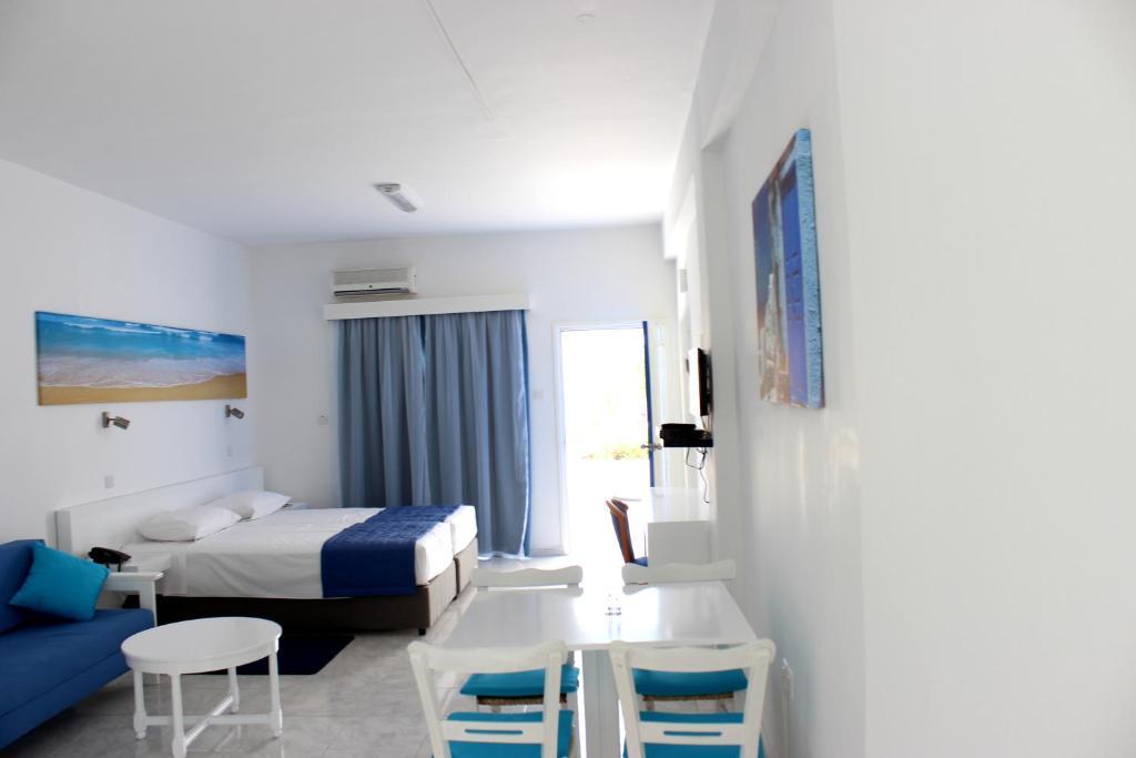 Flokkas Hotel Apartments Протарас Екстериор снимка